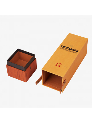 Lid-Off Box With Strap
