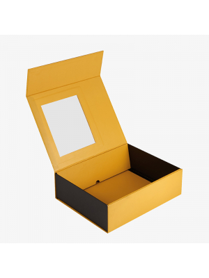 Window Box with Magnetic Closure